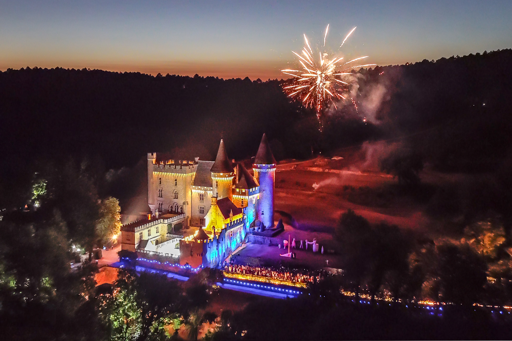 Château de Puymartin - Le Bal des Dames Blanches - Canon